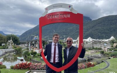 Visite de l’ambassadeur américain Scott Miller à Swissminiatur